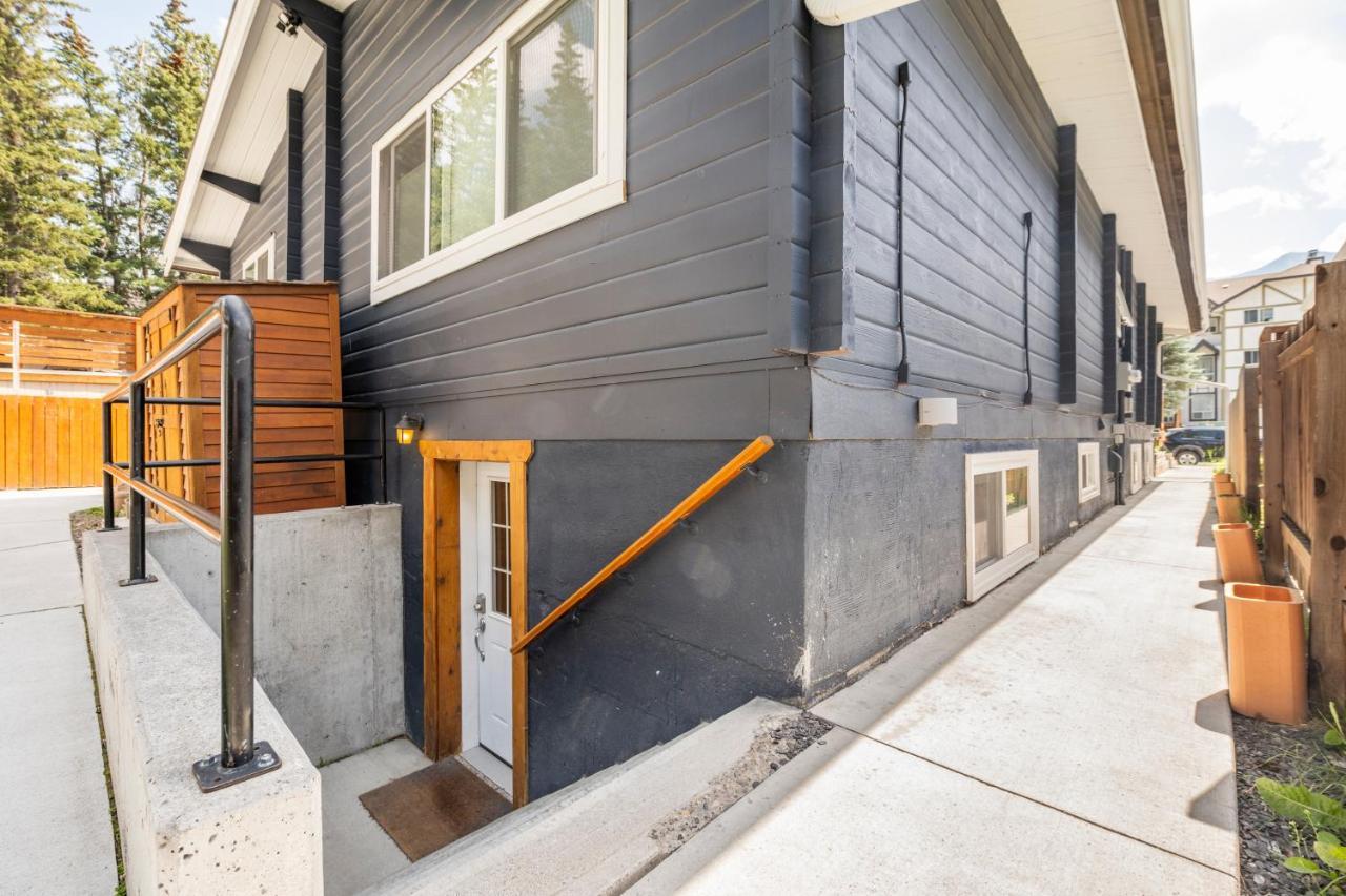Cougar Street Mountain Rental Banff Exterior foto